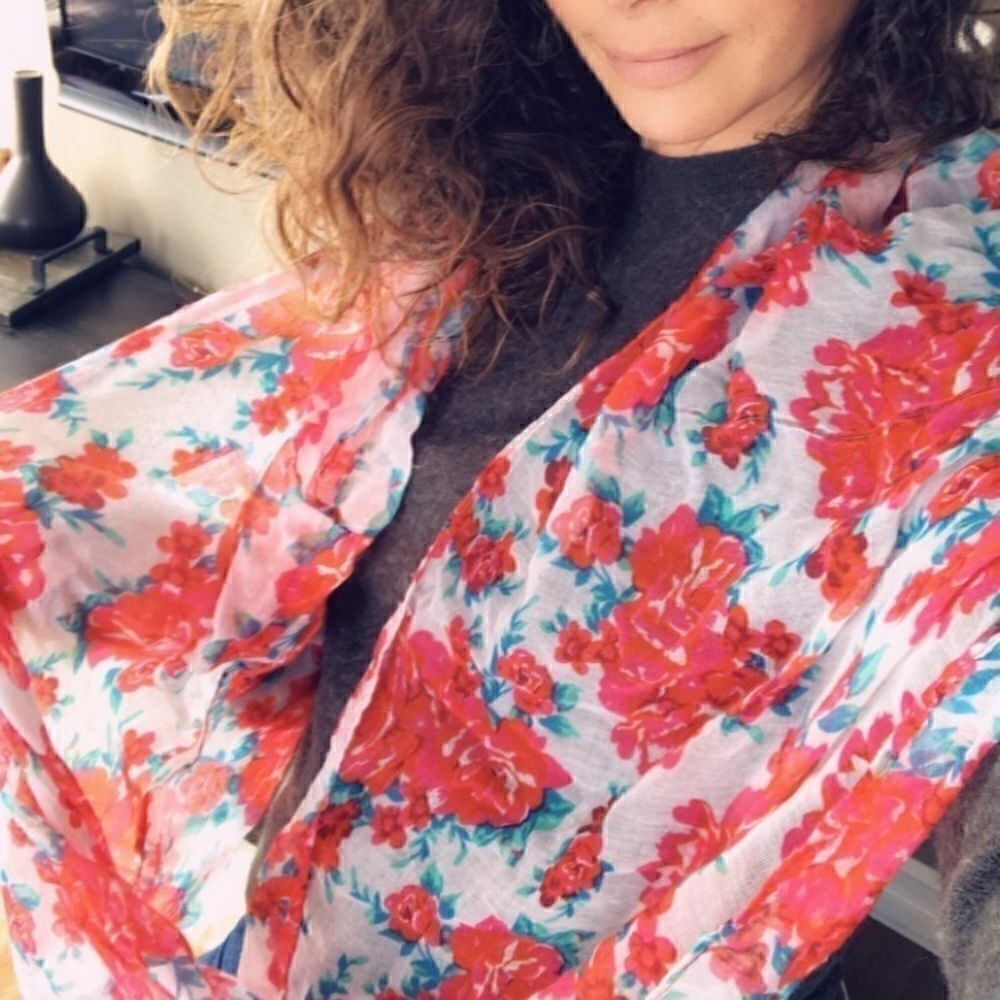 3/30$ Infinity floral scarf - Picture 2 of 3